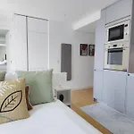 Amazing Stylish Studio Apt W Ac Balcony Elevator