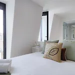Amazing Stylish Studio Apt W Ac Balcony Elevator
