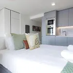 Amazing Stylish Studio Apt W Ac Balcony Elevator