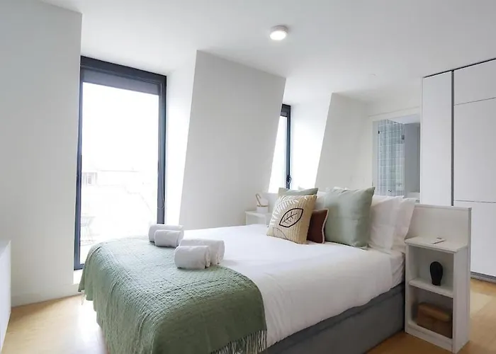 Amazing Stylish Studio Apt W Ac Balcony Elevator
