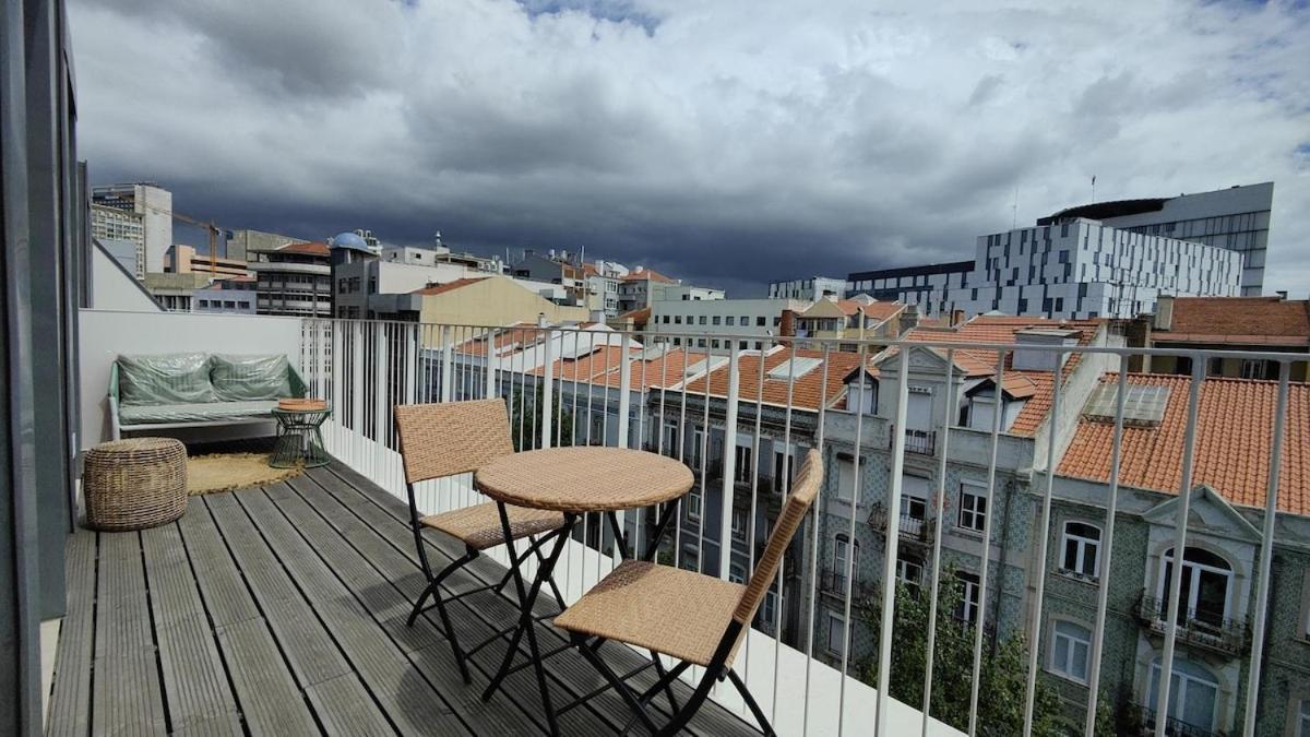 Apartment Amazing Stylish W Ac Balcony Elevator *